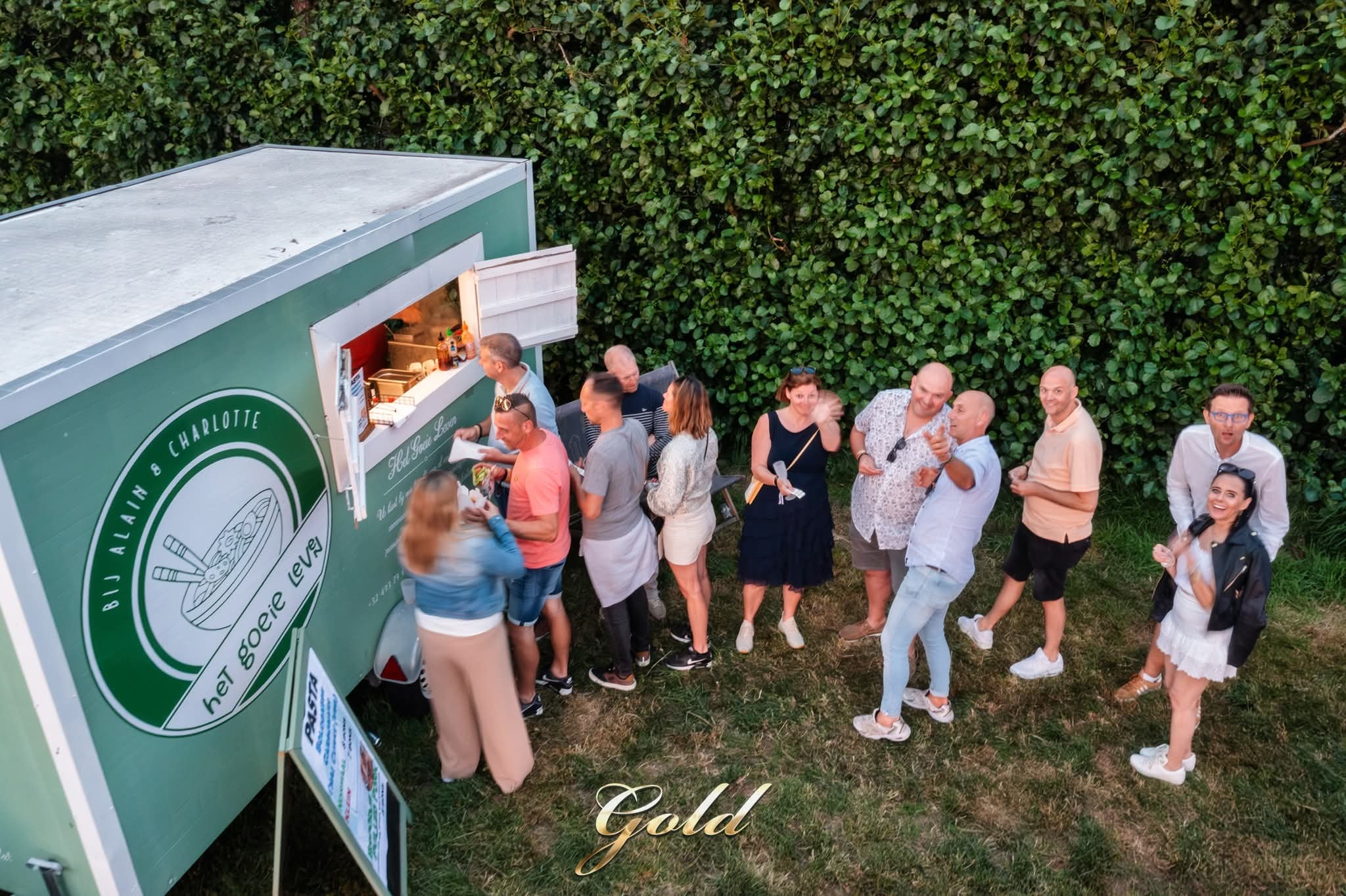De pastabar van Het Goeie Leven op een pleintje bij een festival